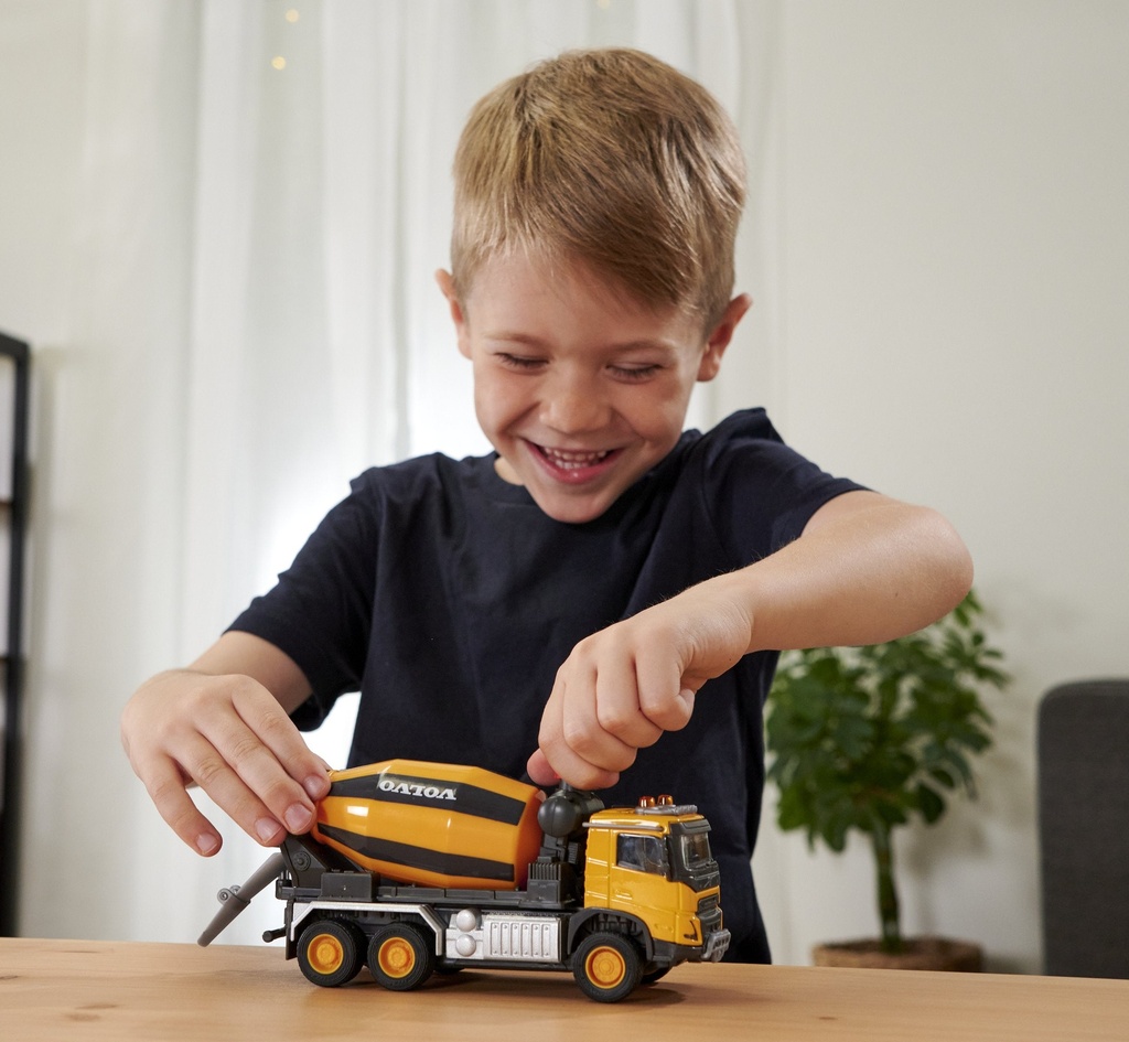 213723002_06_ig_majo_volvotruckcementmixer_401.jpg