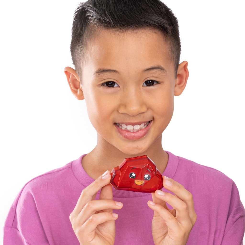 2000_MicroFiguresS3_LifeStyle-Boy.jpg